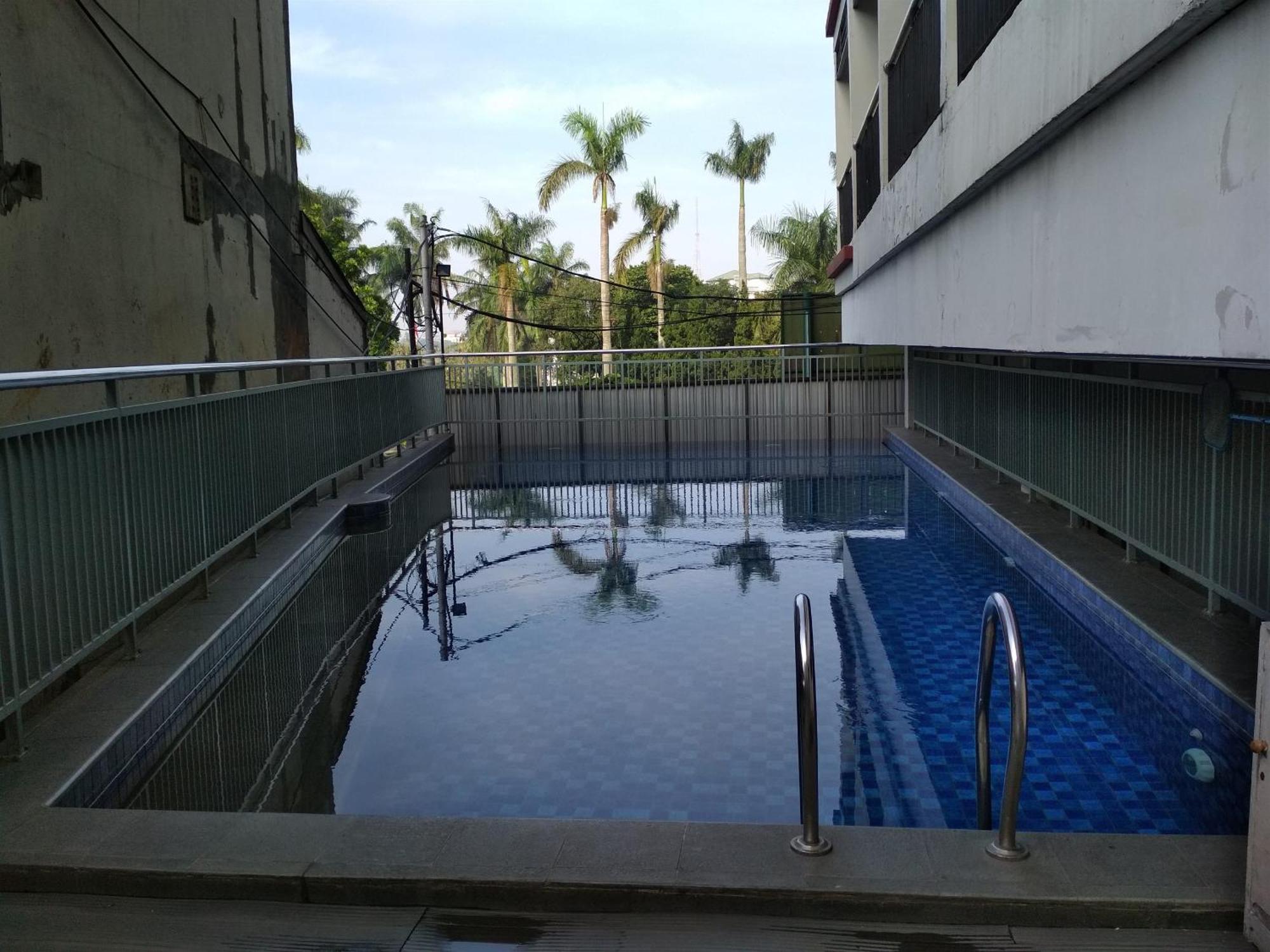 Simply And Comfy Studio Room Apartment Beverly Dago By Travelio Bandung Ngoại thất bức ảnh