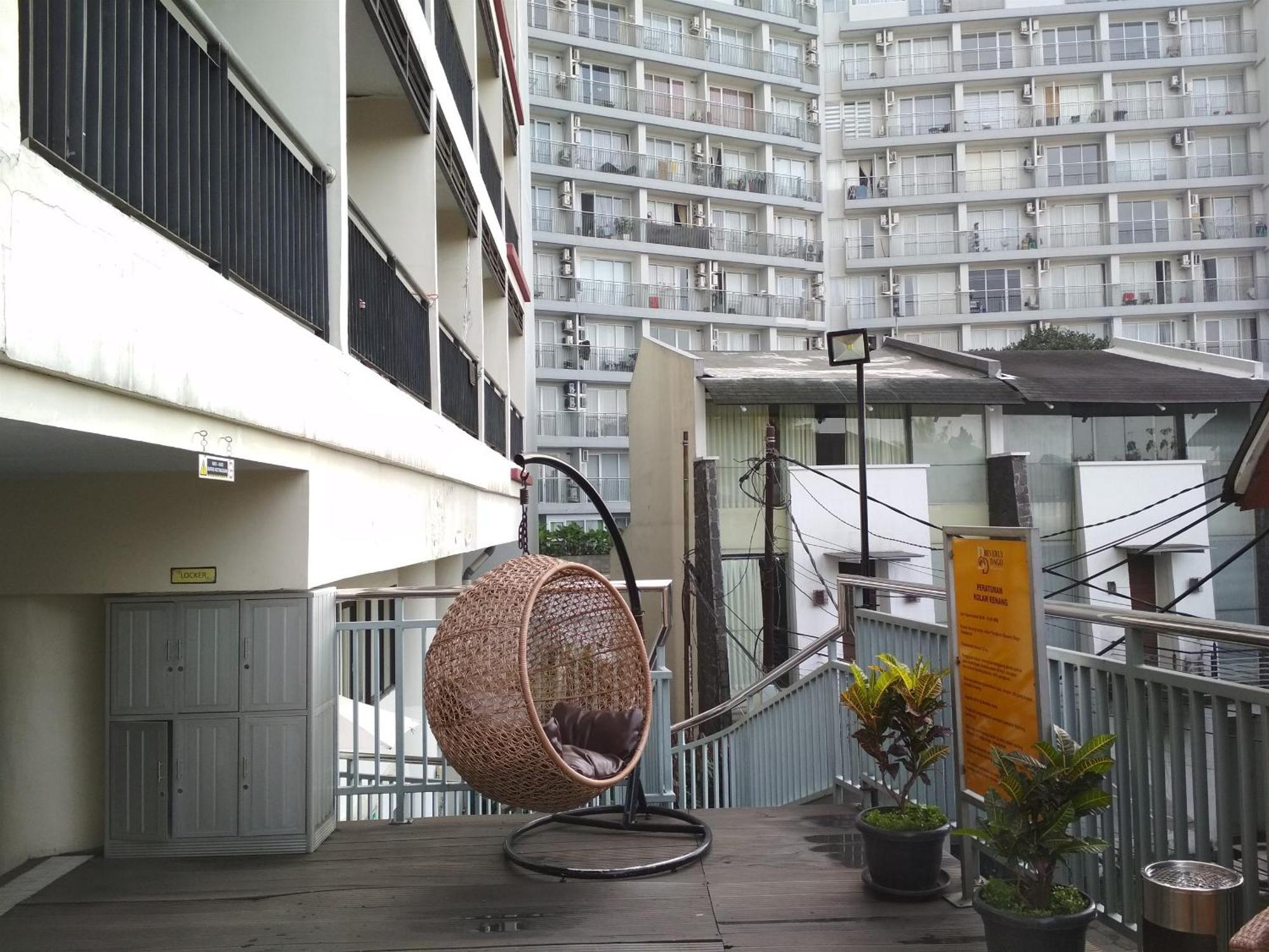 Simply And Comfy Studio Room Apartment Beverly Dago By Travelio Bandung Ngoại thất bức ảnh