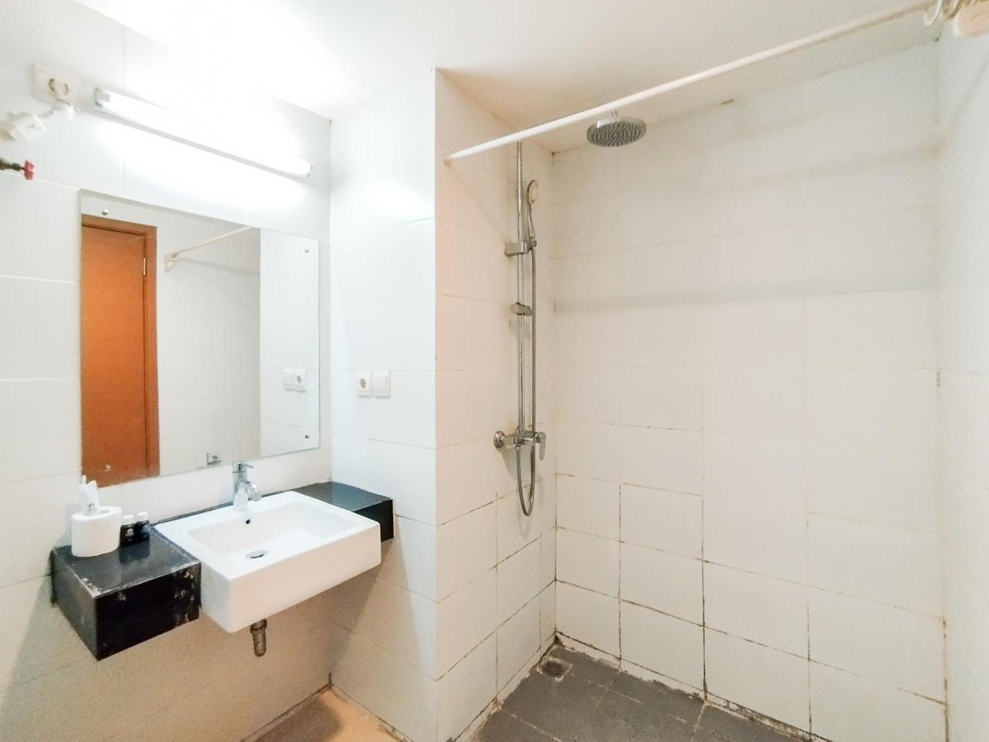 Simply And Comfy Studio Room Apartment Beverly Dago By Travelio Bandung Ngoại thất bức ảnh